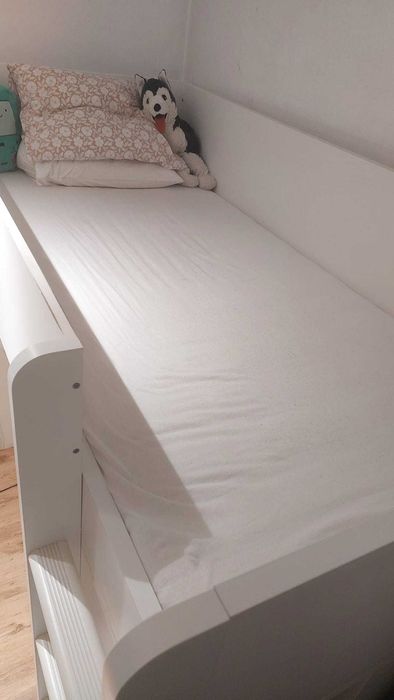 Pat IKEA supraetajat, copii, saltea 90x200cm, dulap si rafturi incluse
