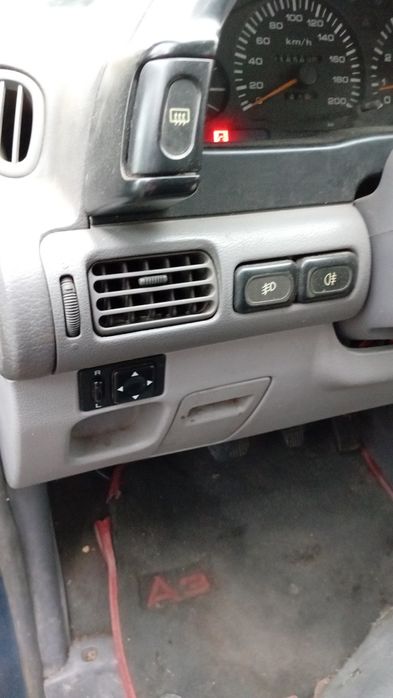 Нисан серена цял за части