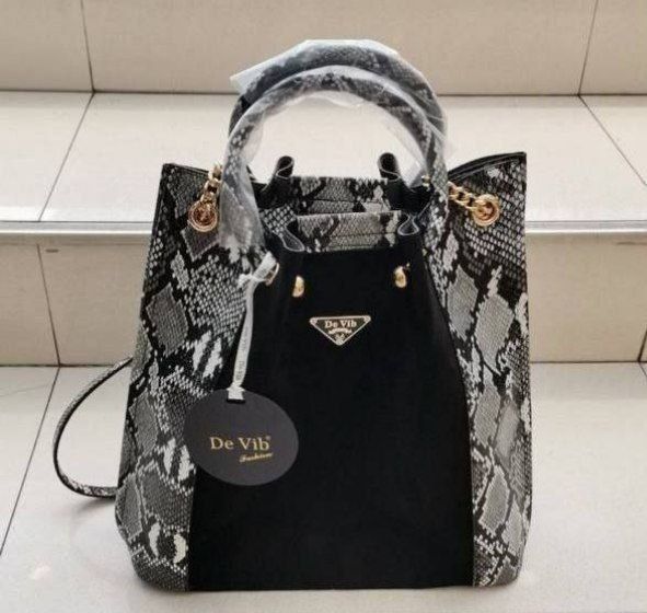 Новая фирменная сумка фирмы  De Vib