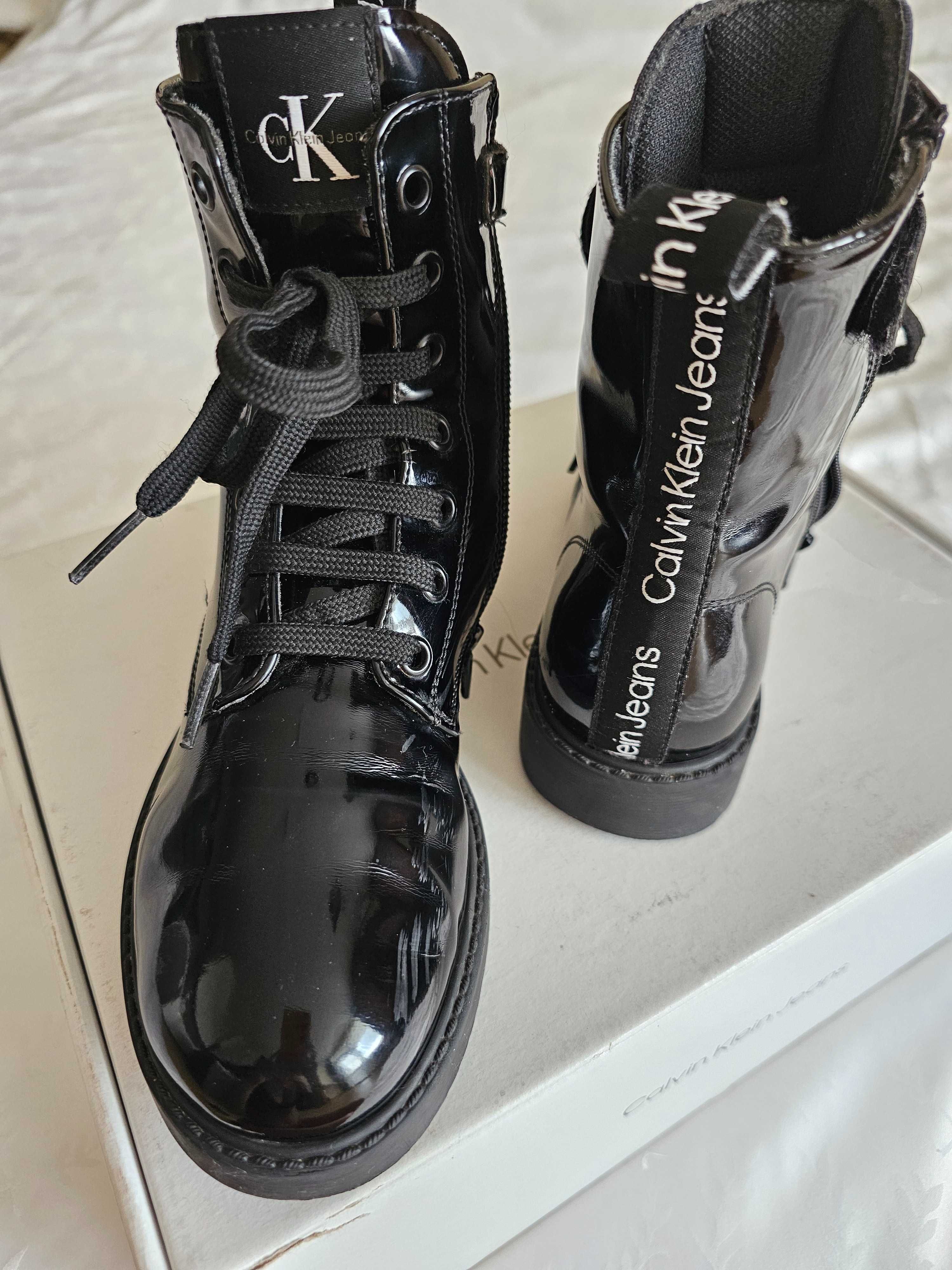 Боти Calvin Klein  35-36 размер. Маркови. Оригинални