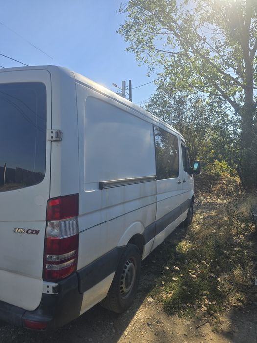 Mercedes sprinter 5 locuriri si loc de marfa
