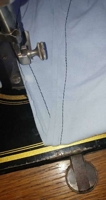 Masina de cusut veche functionala Pfaff 31 fabricata in Germania