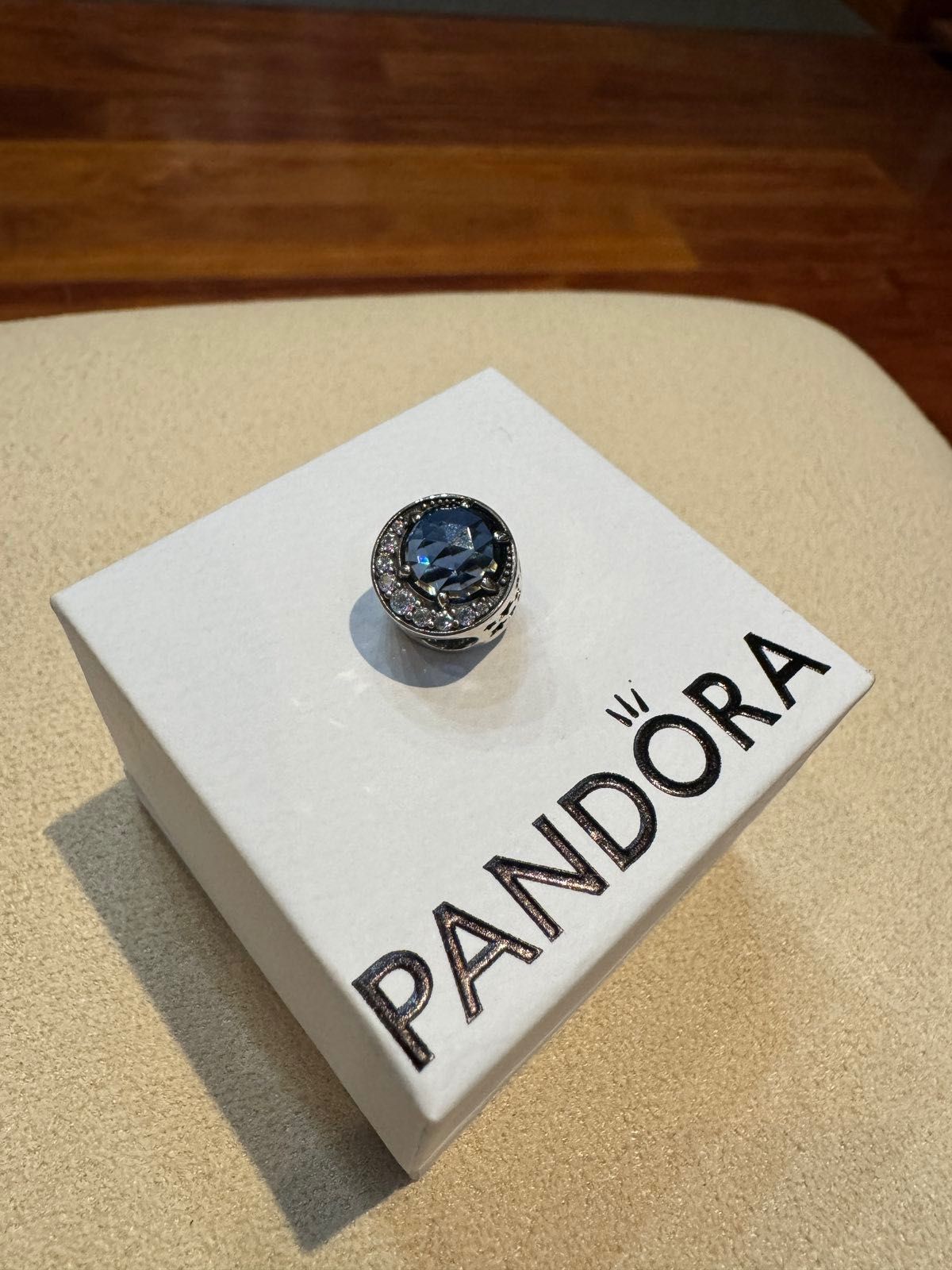 Оригинални златни и сребърни талисмани Pandora