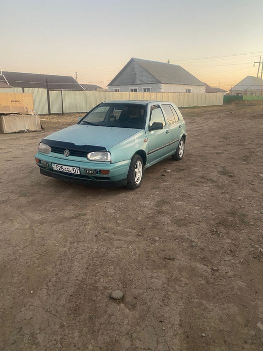 Город Уральск Volkswagen golf