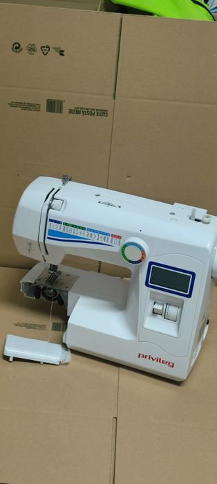Mașină de cusut privileg