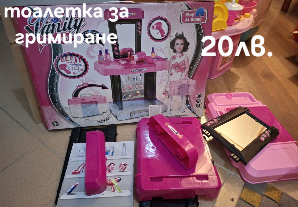 Детски играчки- кухня, куфар с гримове, конструктор, пъзели,  книжки
