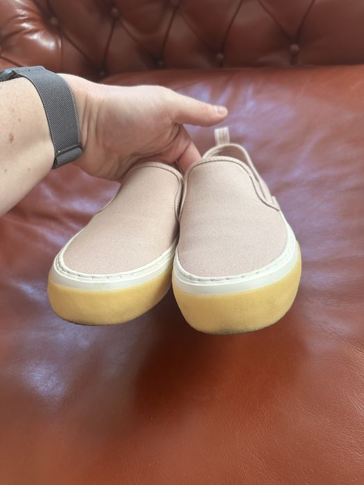 Tenisi Calvin Klein, aproape noi, purtati o data, marimea 37.