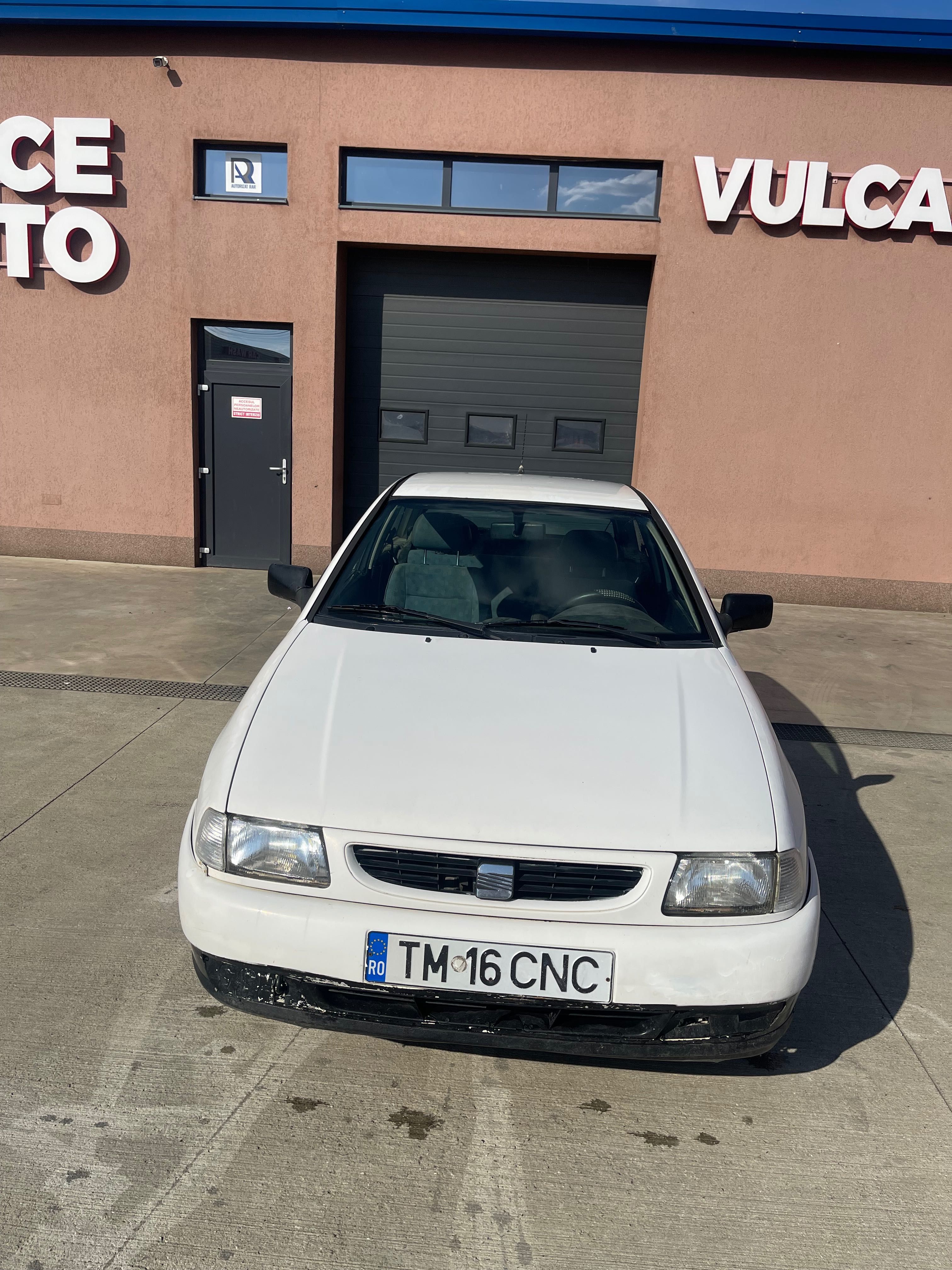 Vând Seat Ibiza motor mic ideală pt naveta