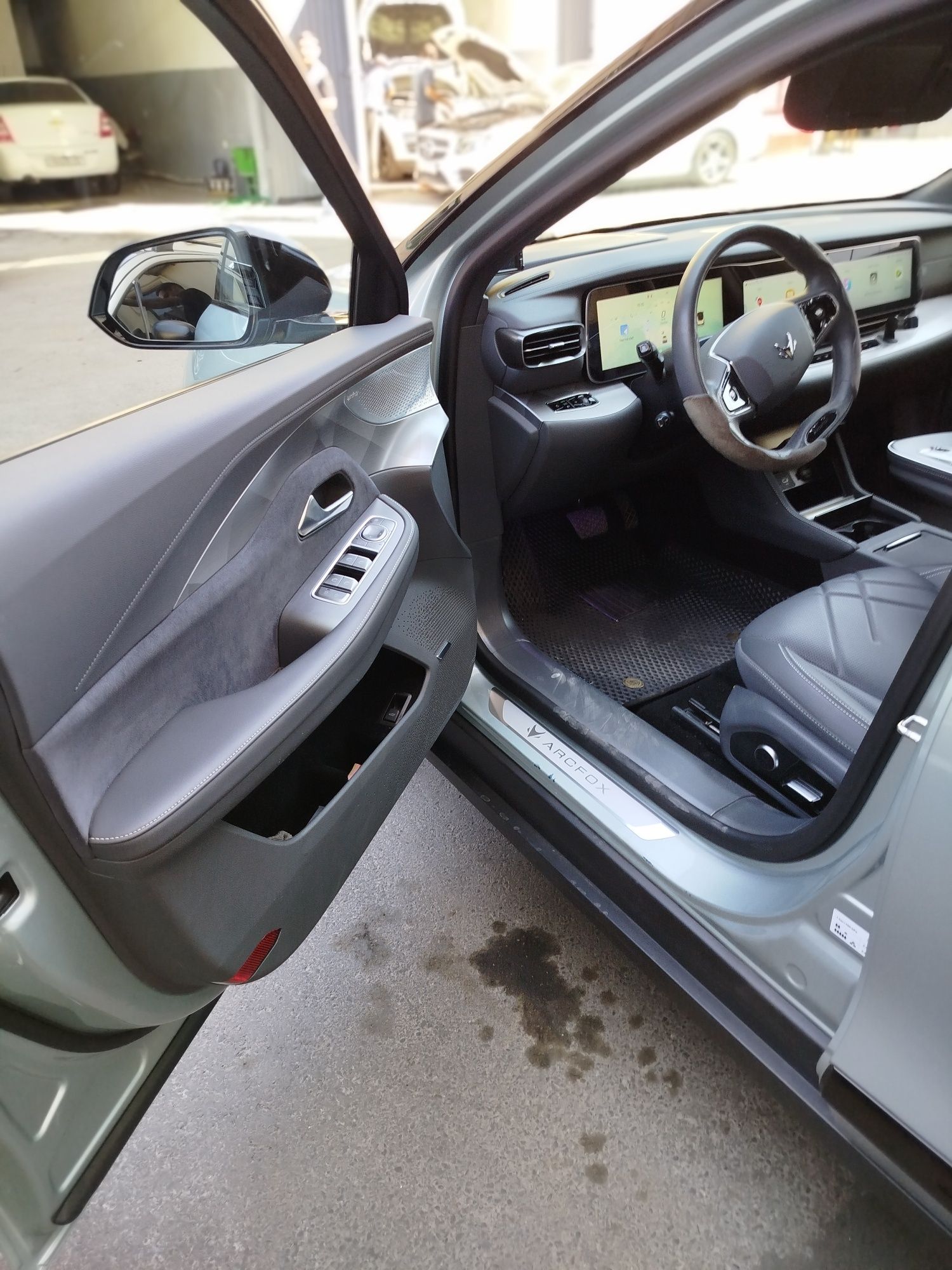 Arcfox 2023 electromobil vikupga beriladi