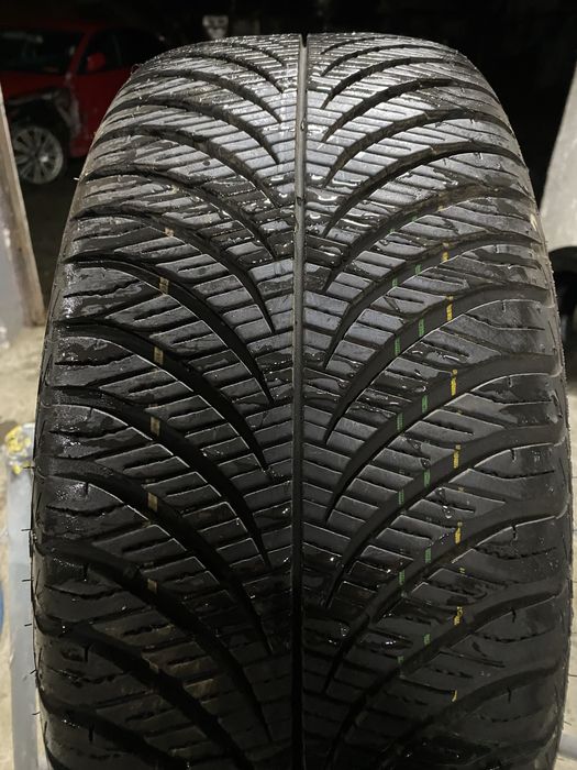 1x anvelopa iarna 215 55 17 Goodyear