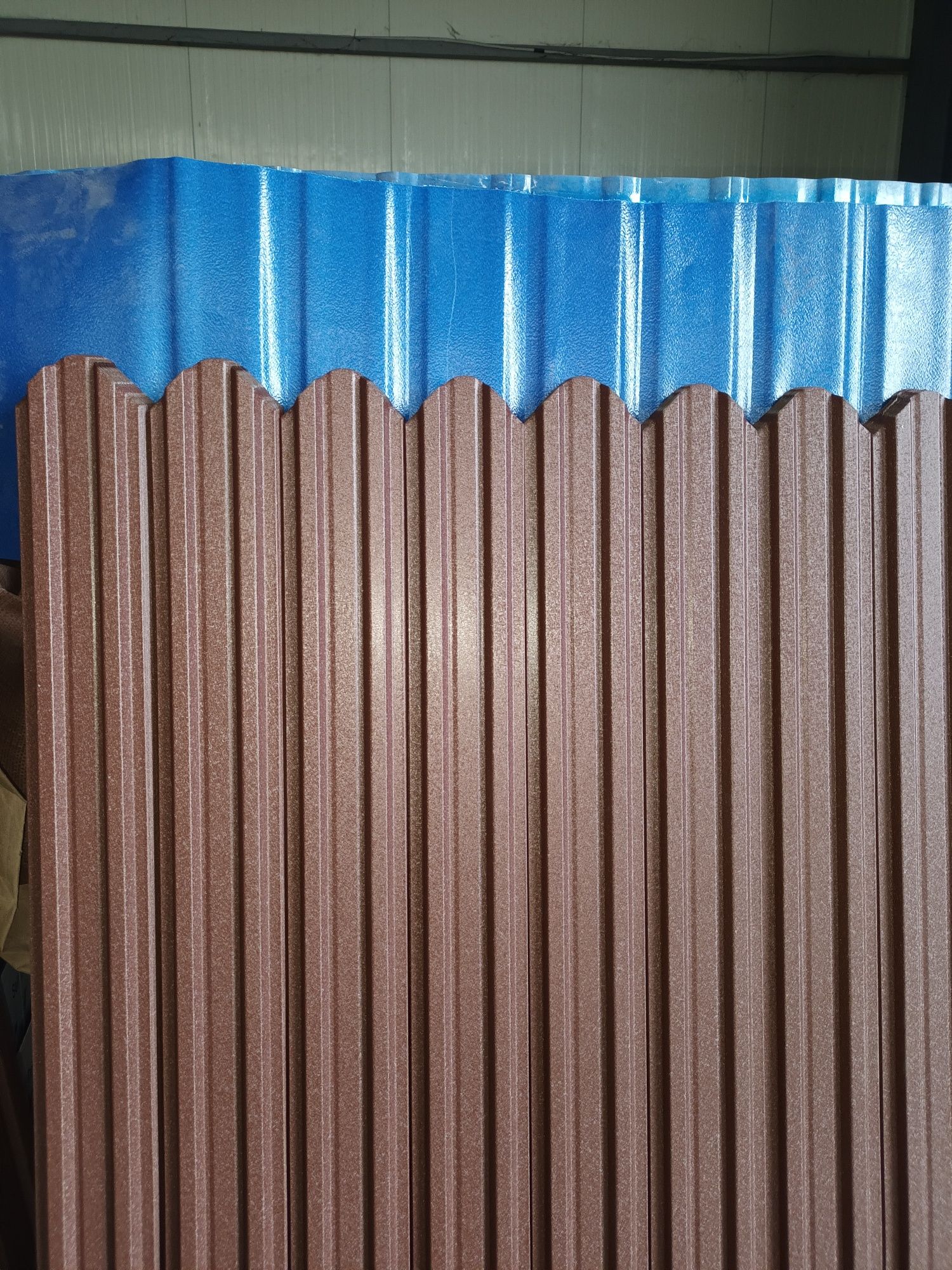 Vând șipcă metalică de gard