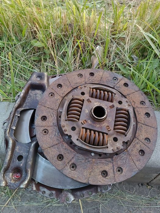 Сцепление в сборе на VW T-4, V=2.4л, дизель