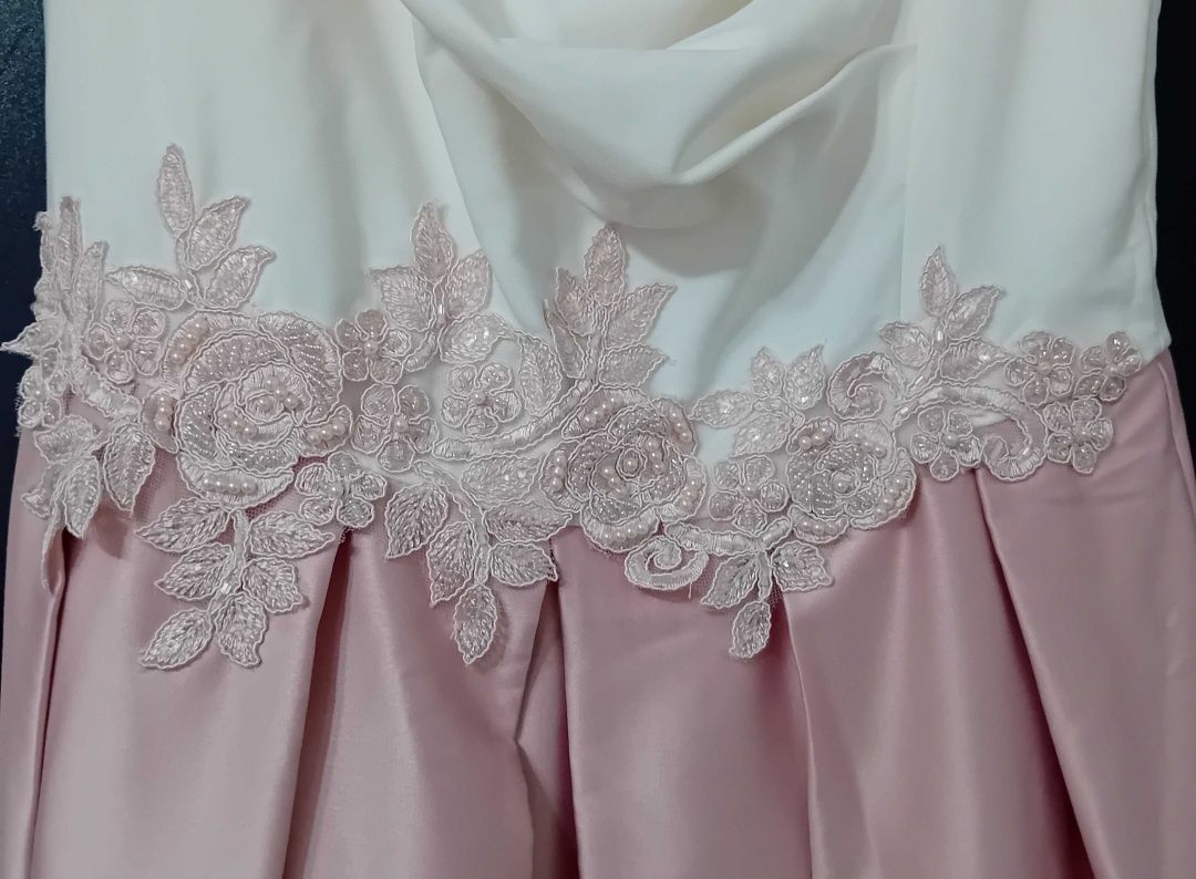 Rochie lungă , o singură purtare.