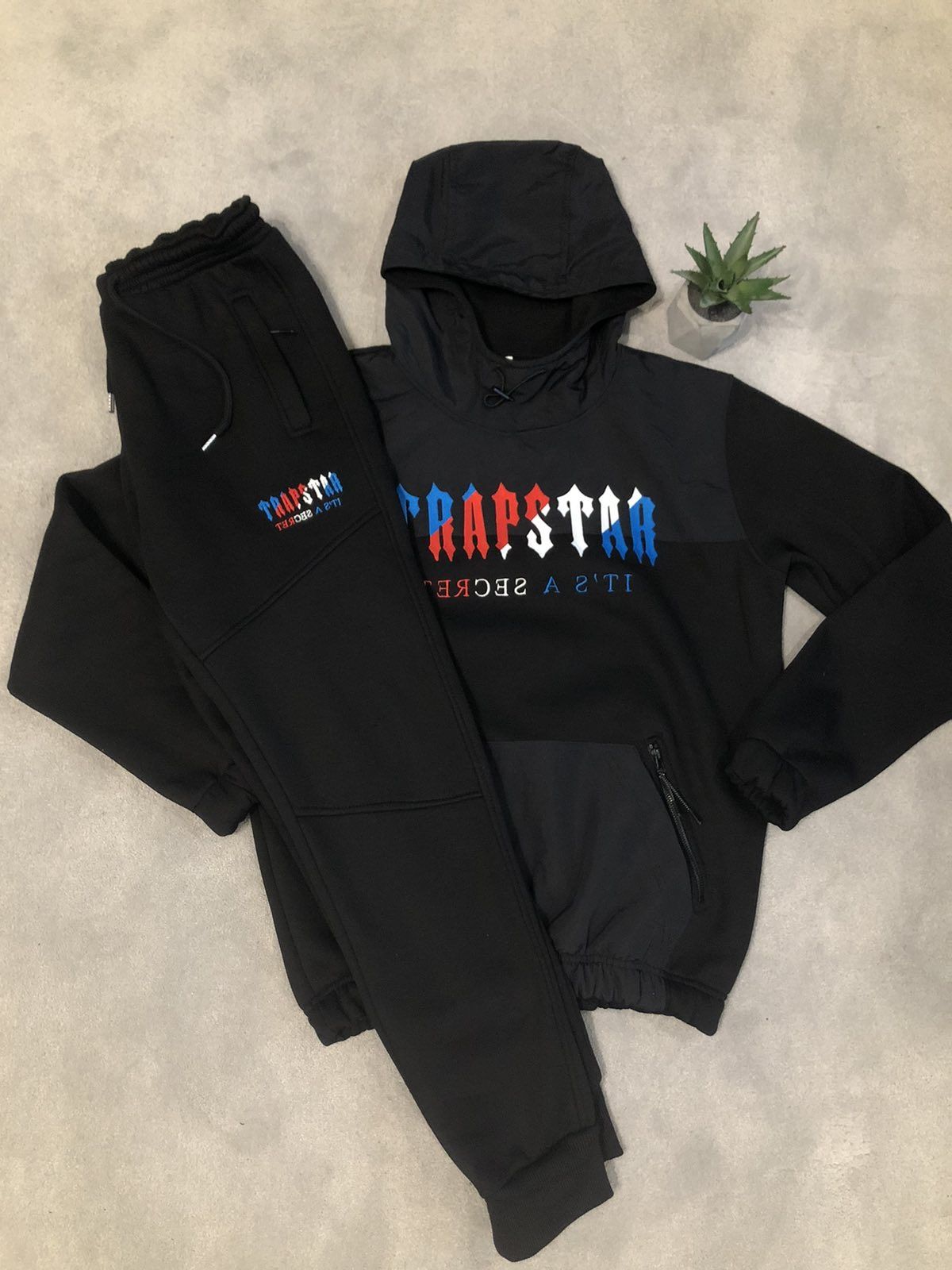 ВАТИРАН  екип Trapstar