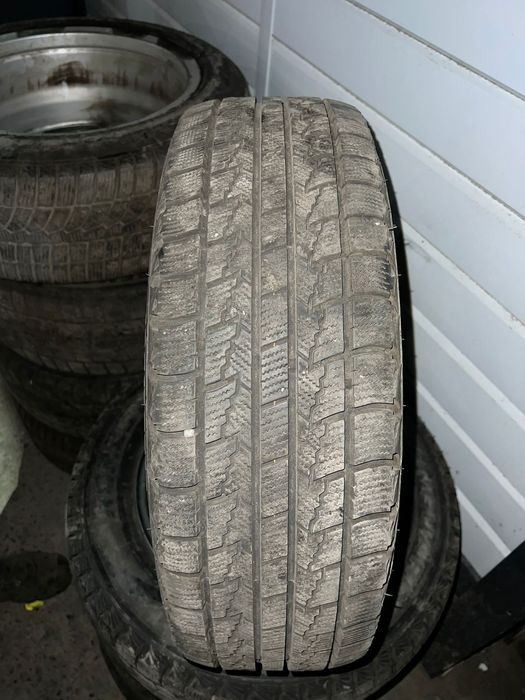 Диск с шиной. Балон почти новый