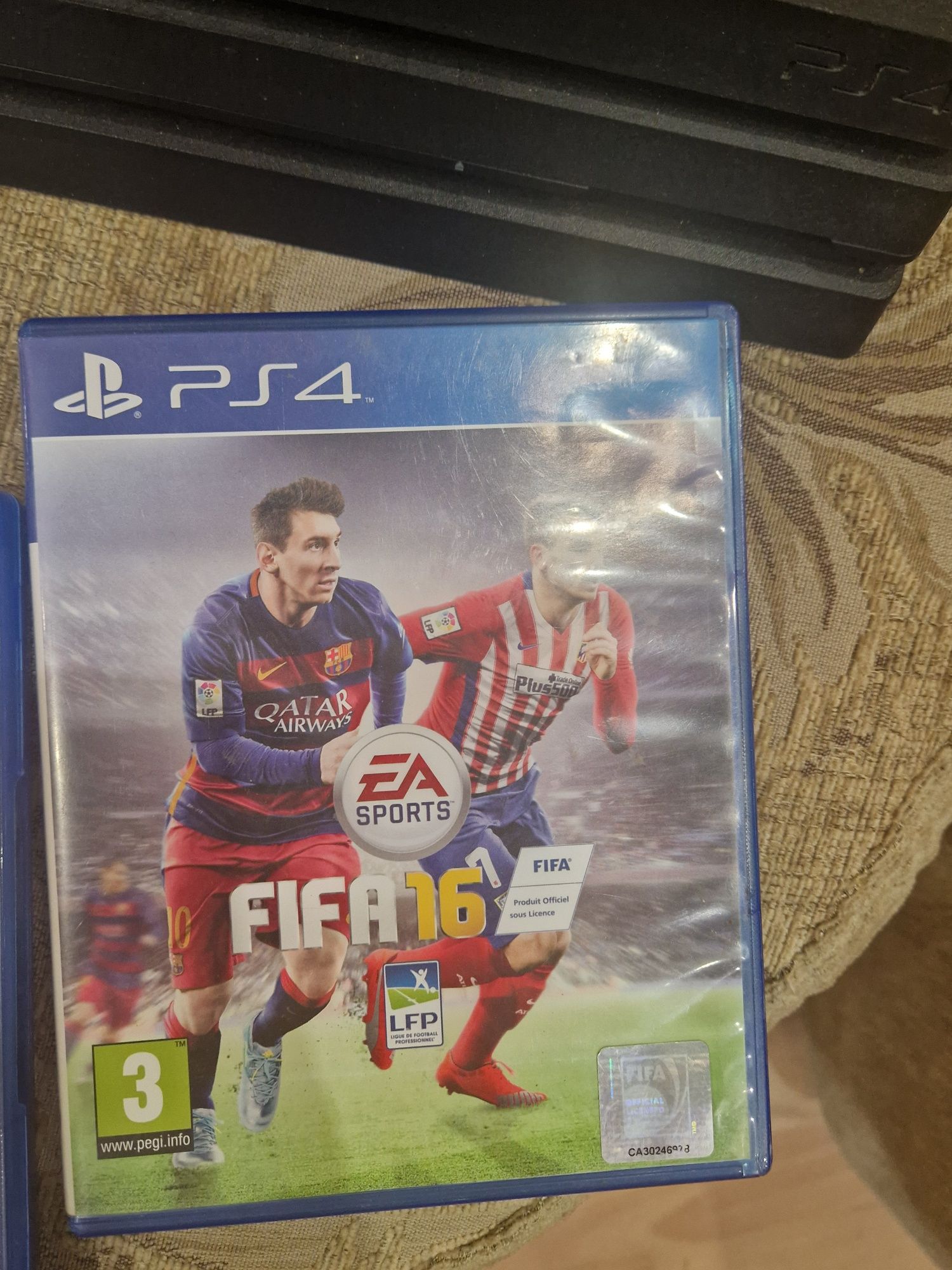 Ps4 pro 1TB + 5 игри
