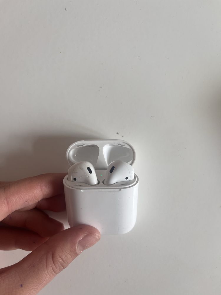 Air Pods слушалки