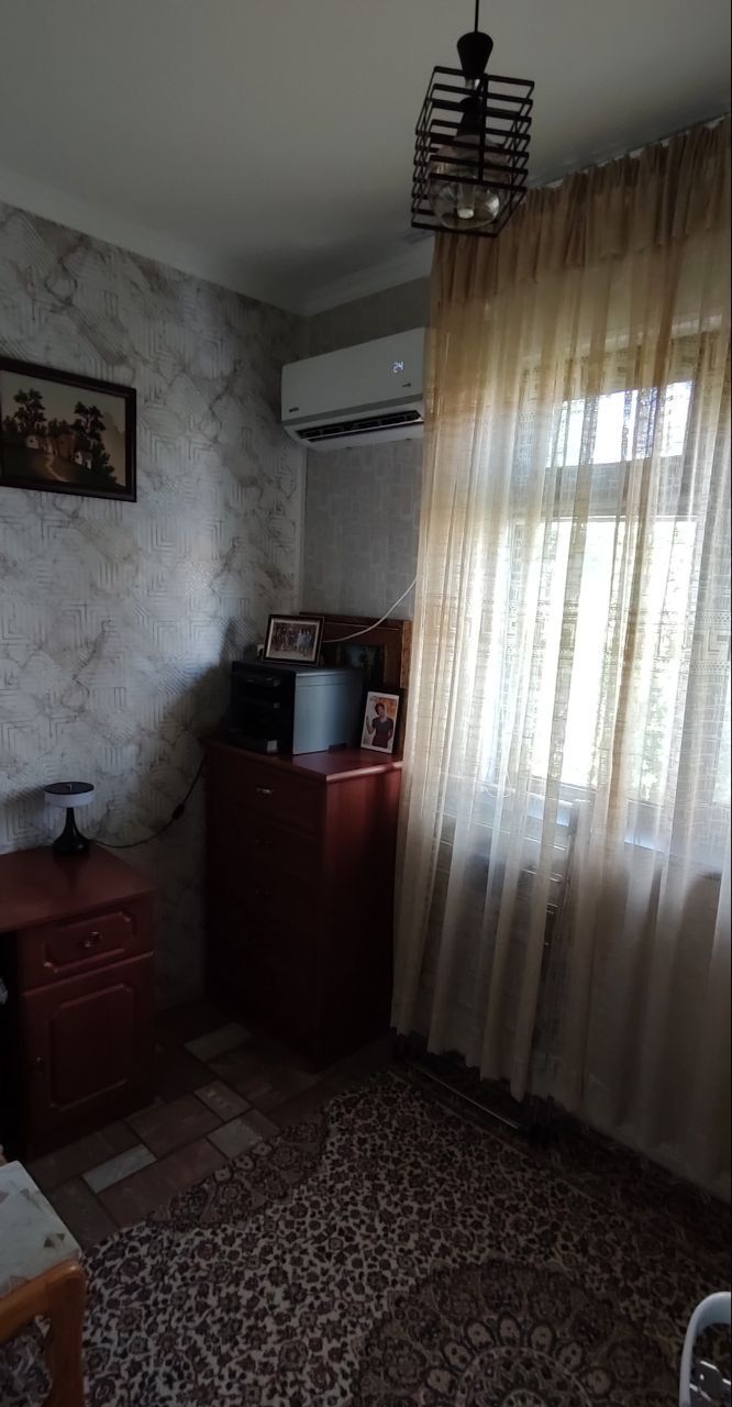 Продается 1в2/4/5 на Ахмад Югнаки (Ориентир 120 Школа)