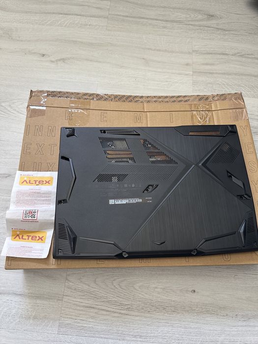 Laptop Gaming MSI bravo , RTX 4050 , Impecabil