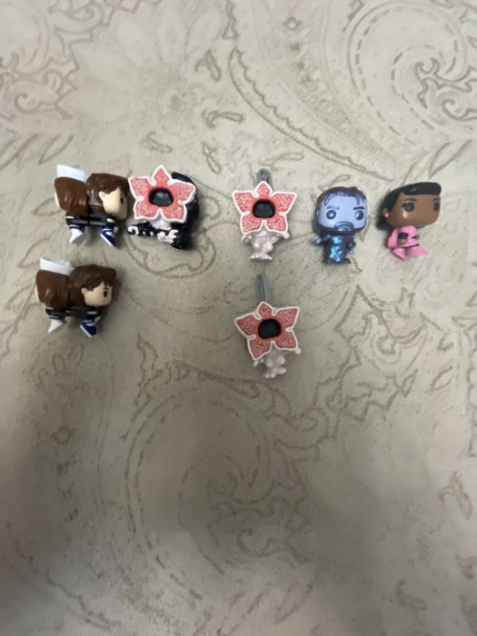 Фигурки очень странные дела