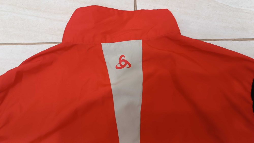 Елек ODLO eлече ветровка яке