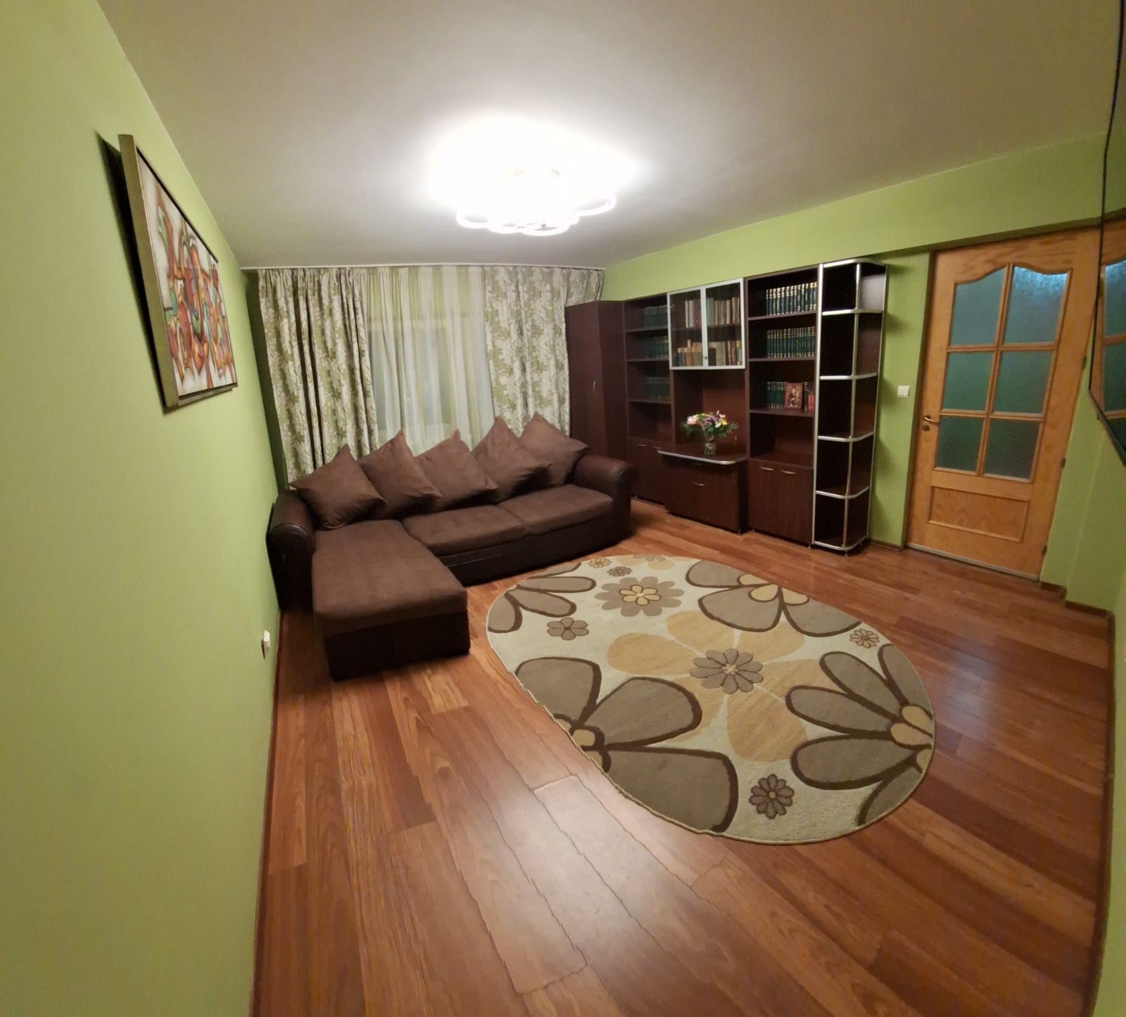 Vând apartament cu 4 camere în Câmpeni