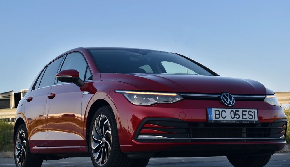 Volkswagen Golf 8 1.5 eTSI DSG | 2023 | 15.000 km | automată Impecabil