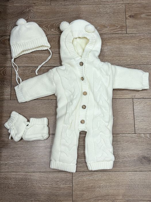 Продам зимний комплект на выписку