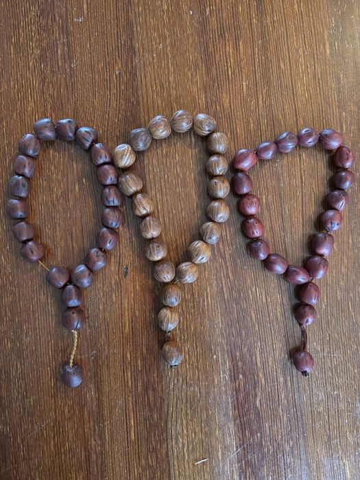 Ръчно изработена броеница от костилки от Фурми