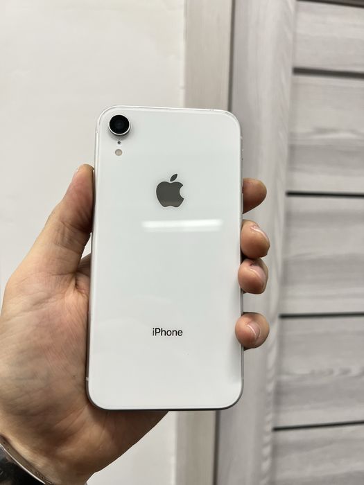 Продам iPhone XR