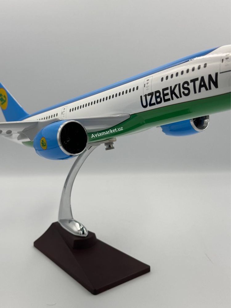 Самолет Boeing 787-8 Dream Liner Uzbekistan Airways отличный подарок