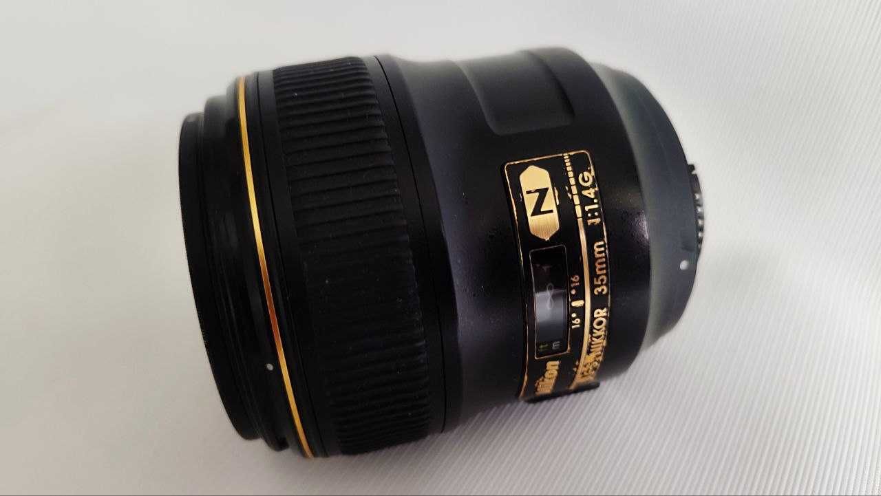 Объектив Nikon Nikkor AF-S 35mm/1.4G