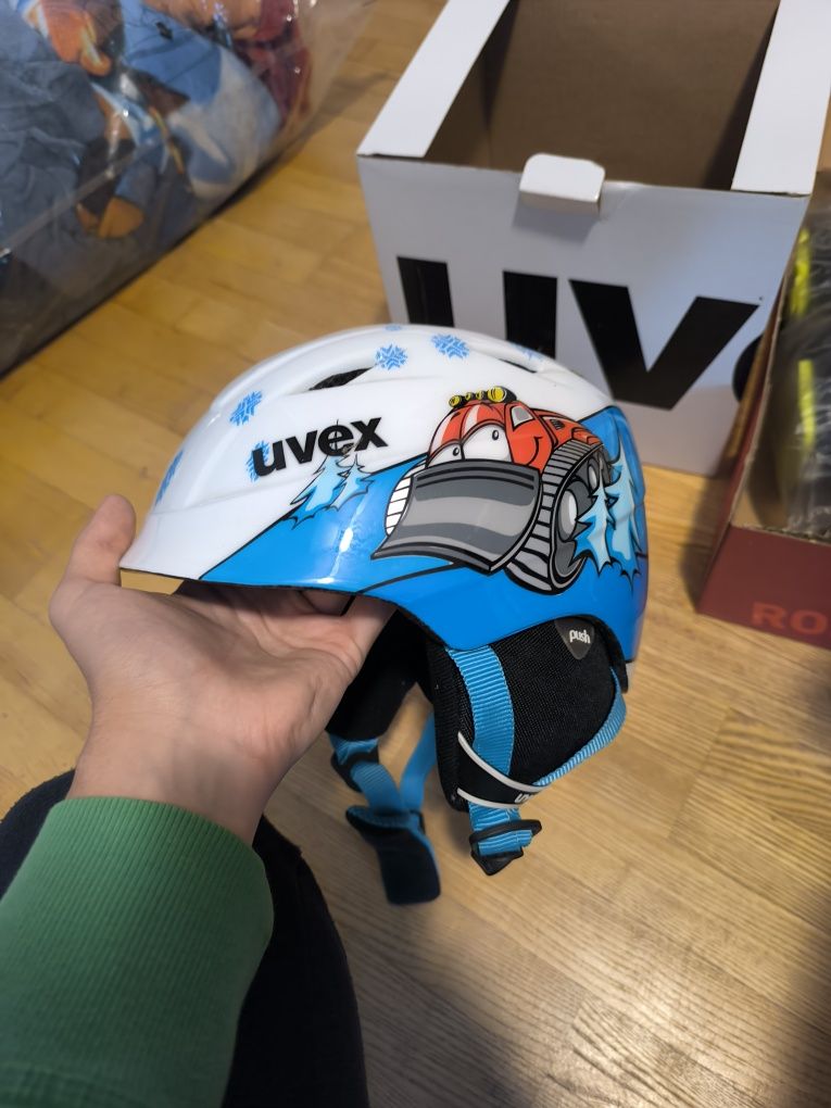 Ски обувки Rossingnol и каска Uvex (детски)
