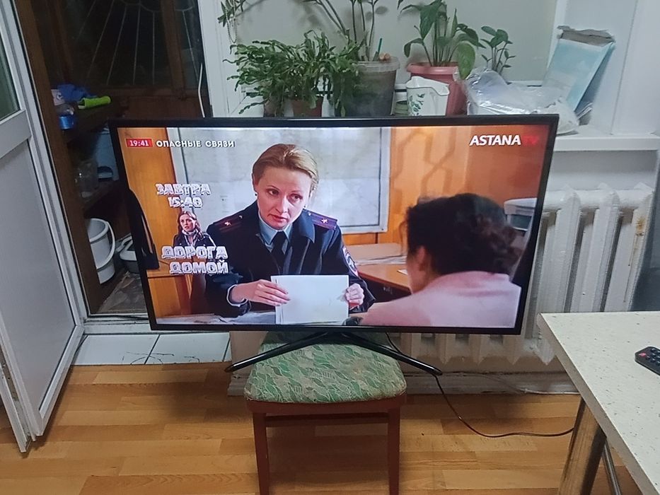 Смарт телевизор Samsung 106 см smart tv WiFi YouTube
