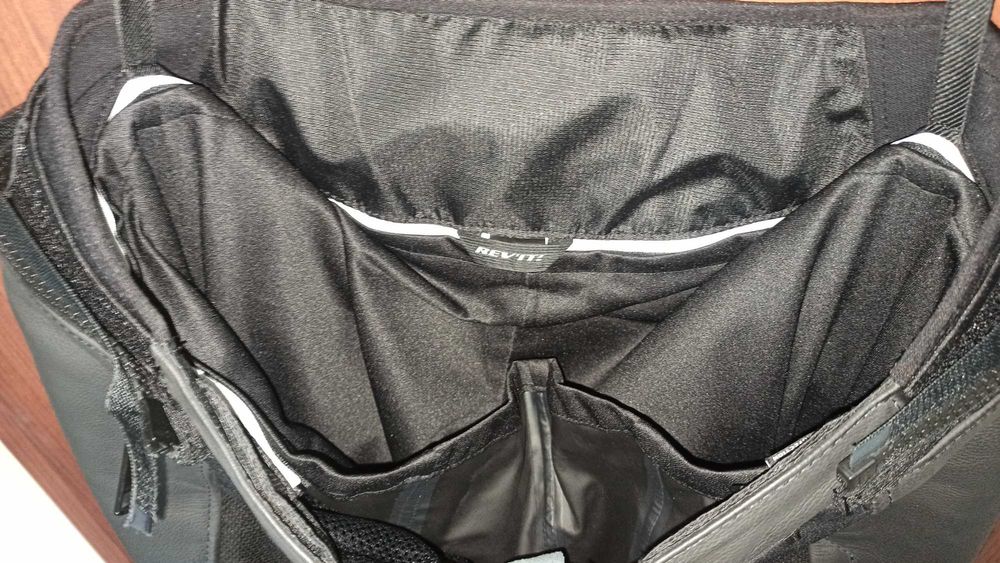 Продавам  Revit Ignition 4 H2O  Мото панталон