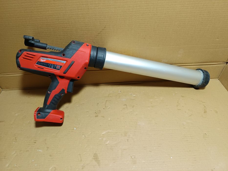 Dispozitiv manual Milwaukee pistol de silicon