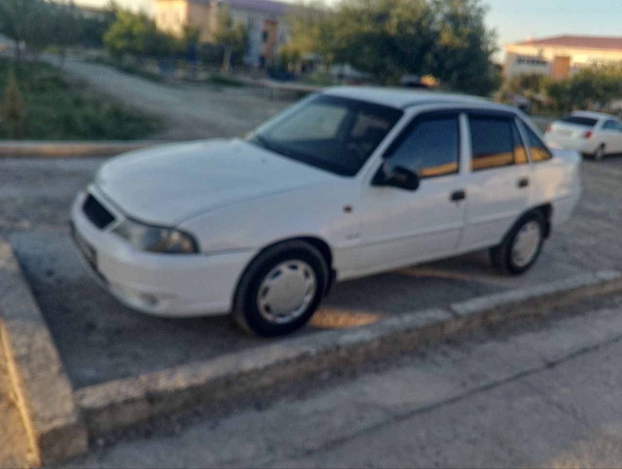 Avtomobil nexia2
