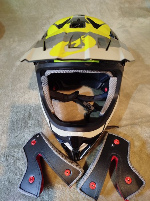 Vând cască full face O'NEAL