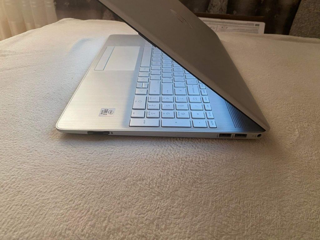 Laptop HP 250 G10
