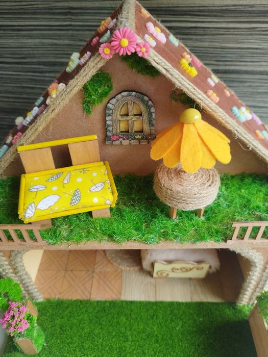Дървена къща за кукли