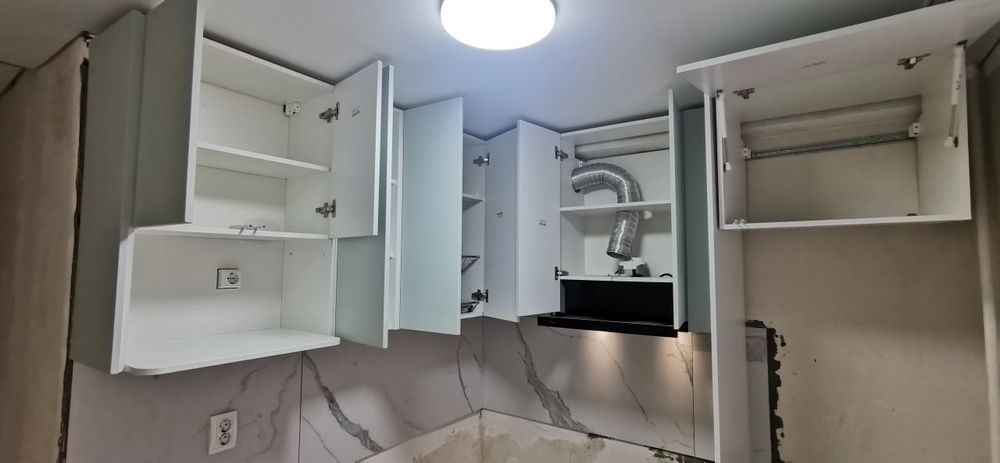 Продам кухню столешница и шкафы