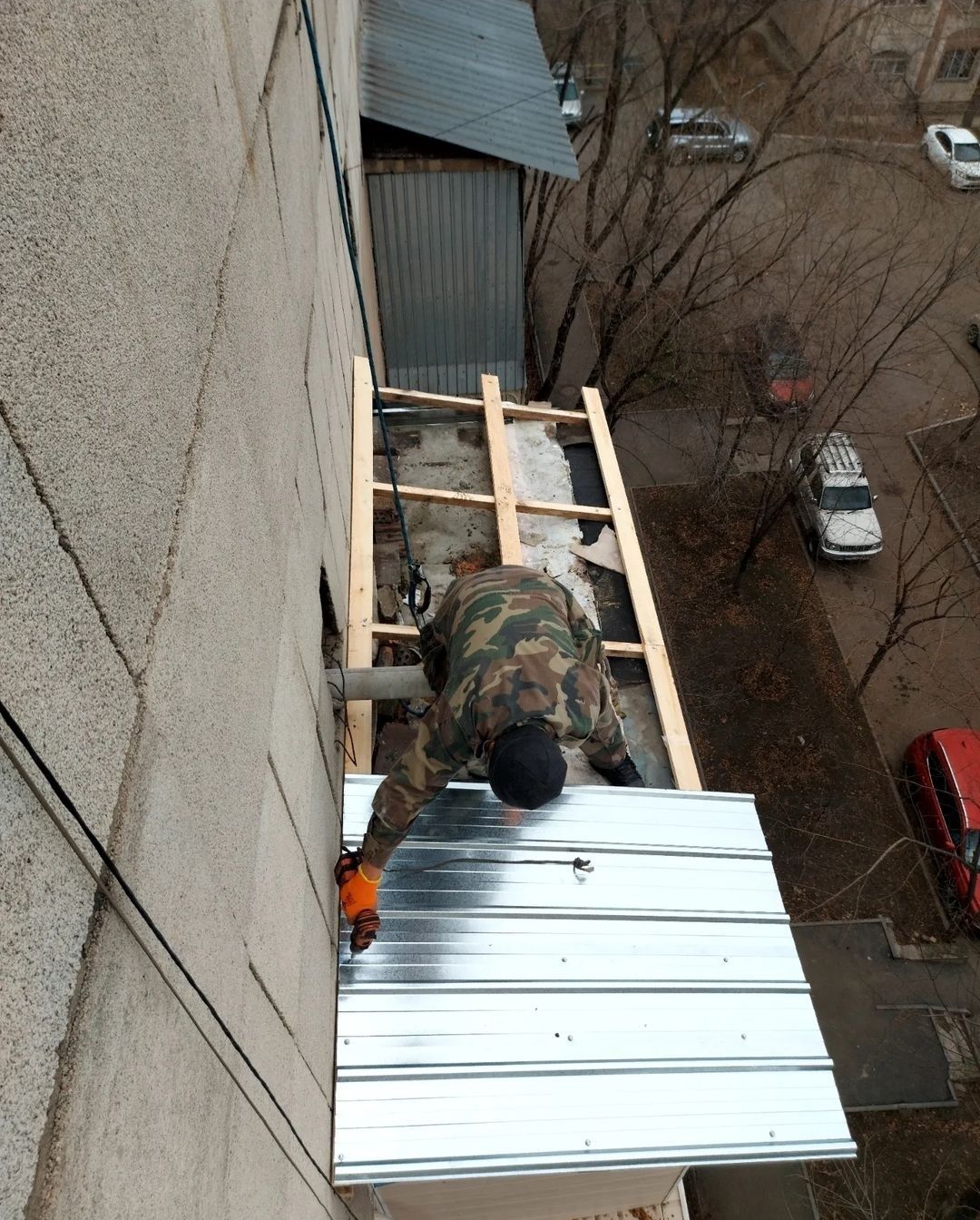 Профессиональный ремонт балконной кровли