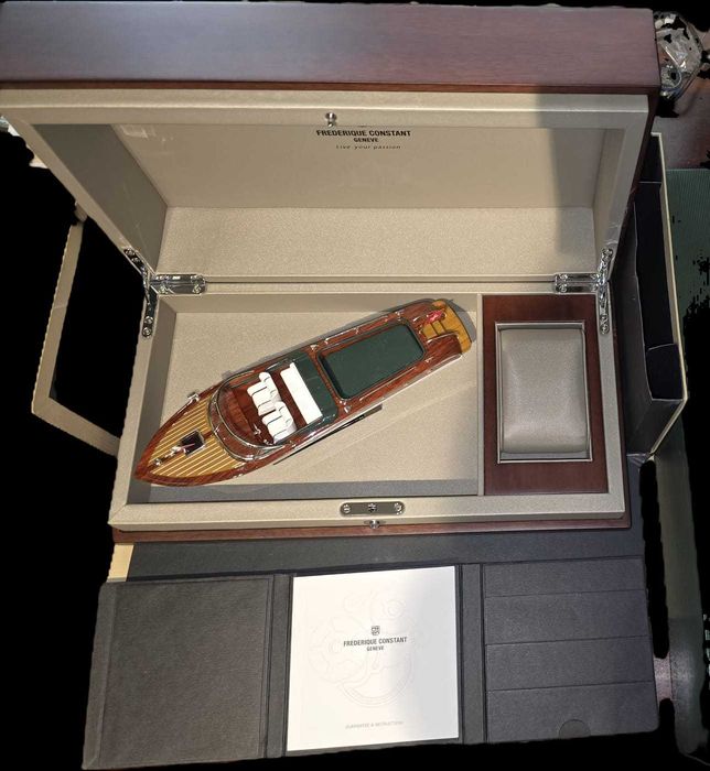 Cutie ceas Frederique Constant