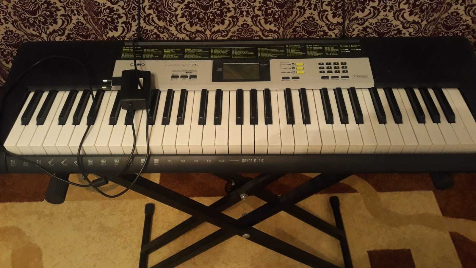 Синтезатор Casio LK-135