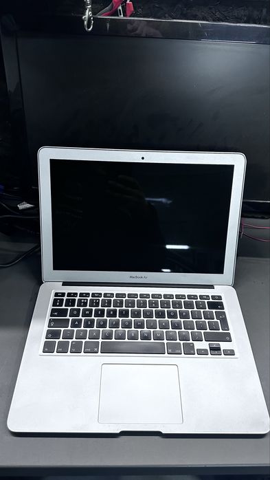 Macbook Air 6.2 Mid 2013 A1466 i5 1.3Ghz 4GB RAM 250gb ssd 1,5gb video