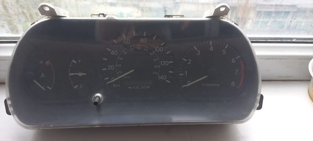 Срочно продам приборы на Тойоту 25 и рамку на Тойоту Камри 30