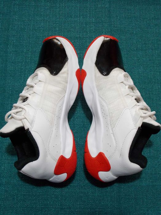 Nike Jordan 11 CMFT Low nr.38 adidasi ghete pantofi sport