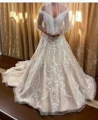 Свадбена рокля със подарък воал