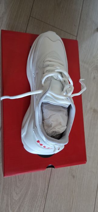 Vând adidași HUGO BOSS AG 490 lei