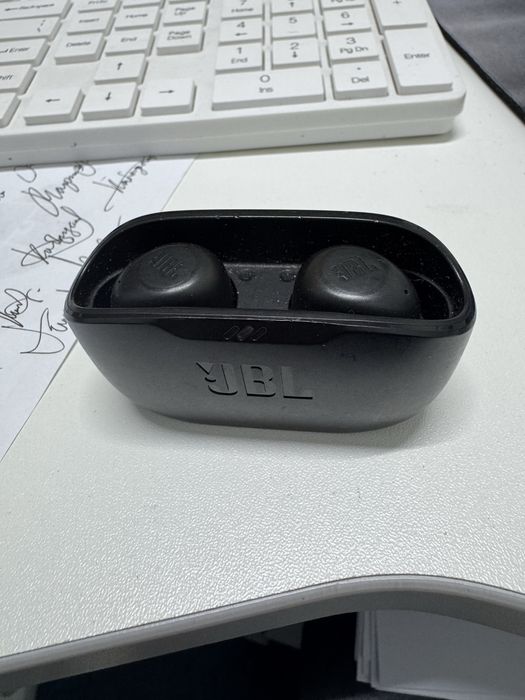 Продам наушники JBL оригинал